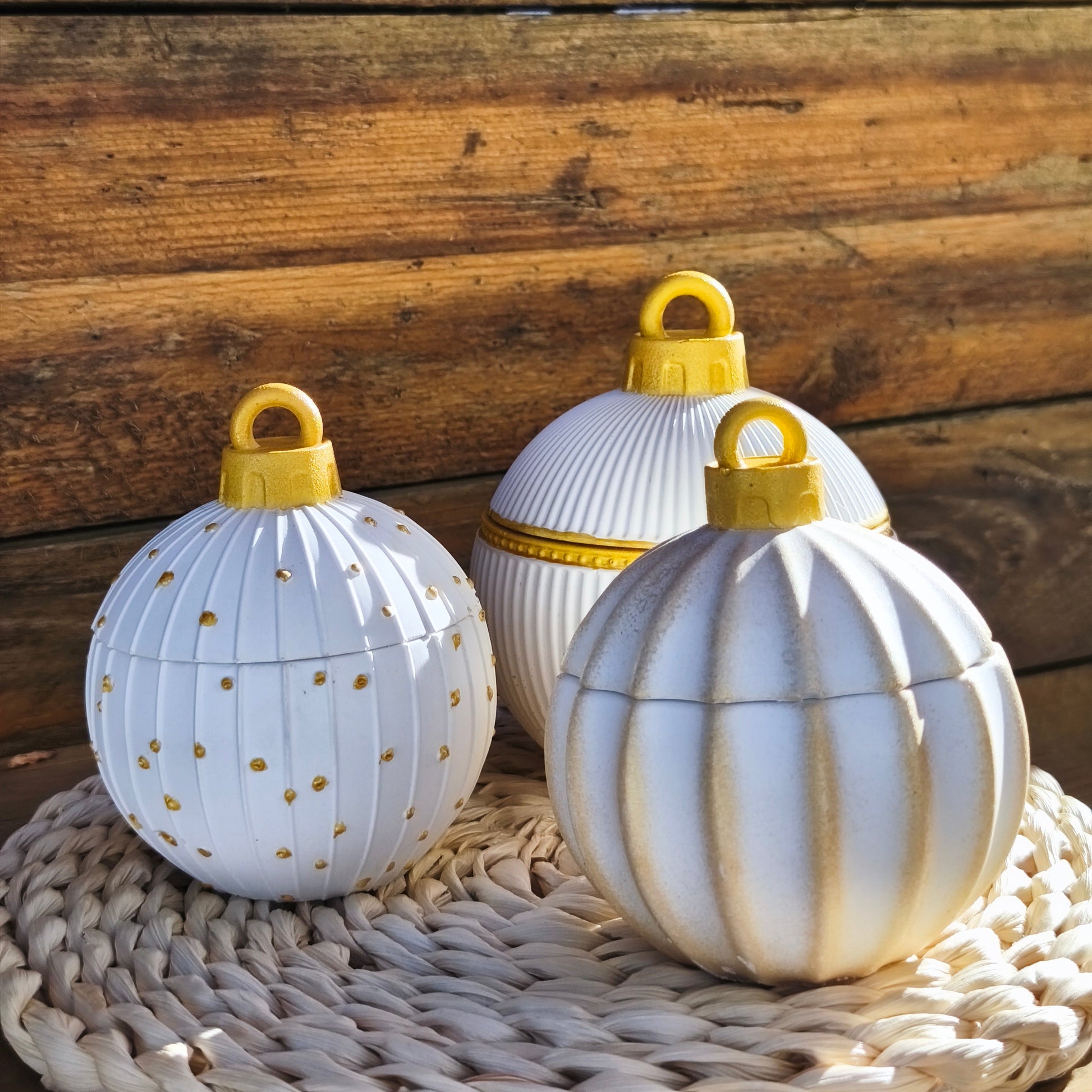 Pack de 3 velas Bola de Navidad recargables blancas y doradas