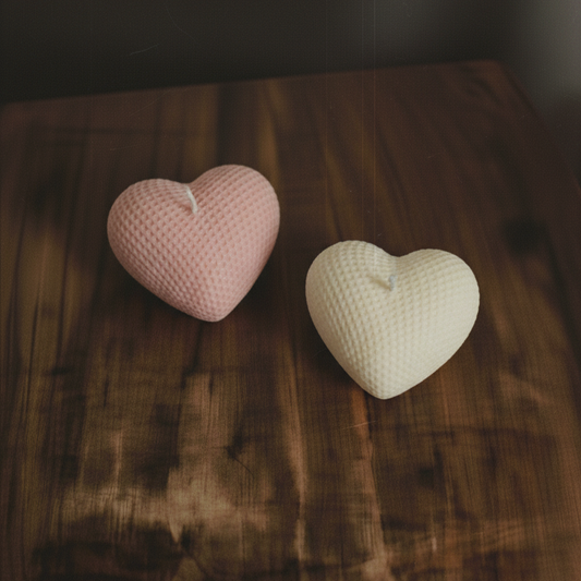 Vela decorativa con forma de corazón texturizado en cera de soja Velatea